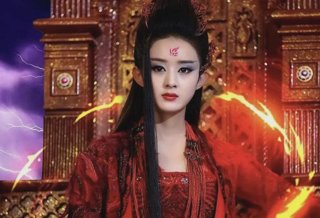 子无女男方深陷丑闻她黑化打脸内娱！凯发k8娱乐唯一嫁小9岁丈夫婚后无