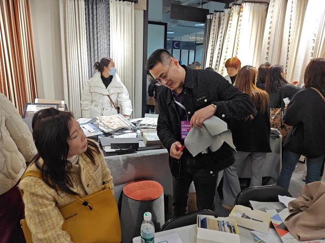 光不透人的窗帘……海宁家博会看点多多K8凯发登录不会被火点燃的面料、透(图2)
